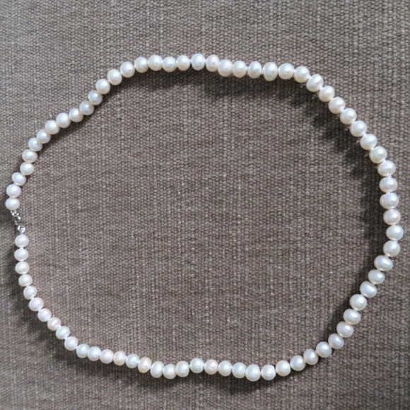 New Genuine Pearl Sterling Silver Necklace, Macy's, 18", Classic 6mm, Boxed - Picture 5 of 7